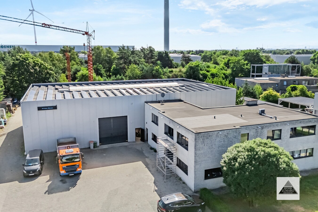 Industriegebouw 770m² met kantoren en woonst - perceel 45a 
