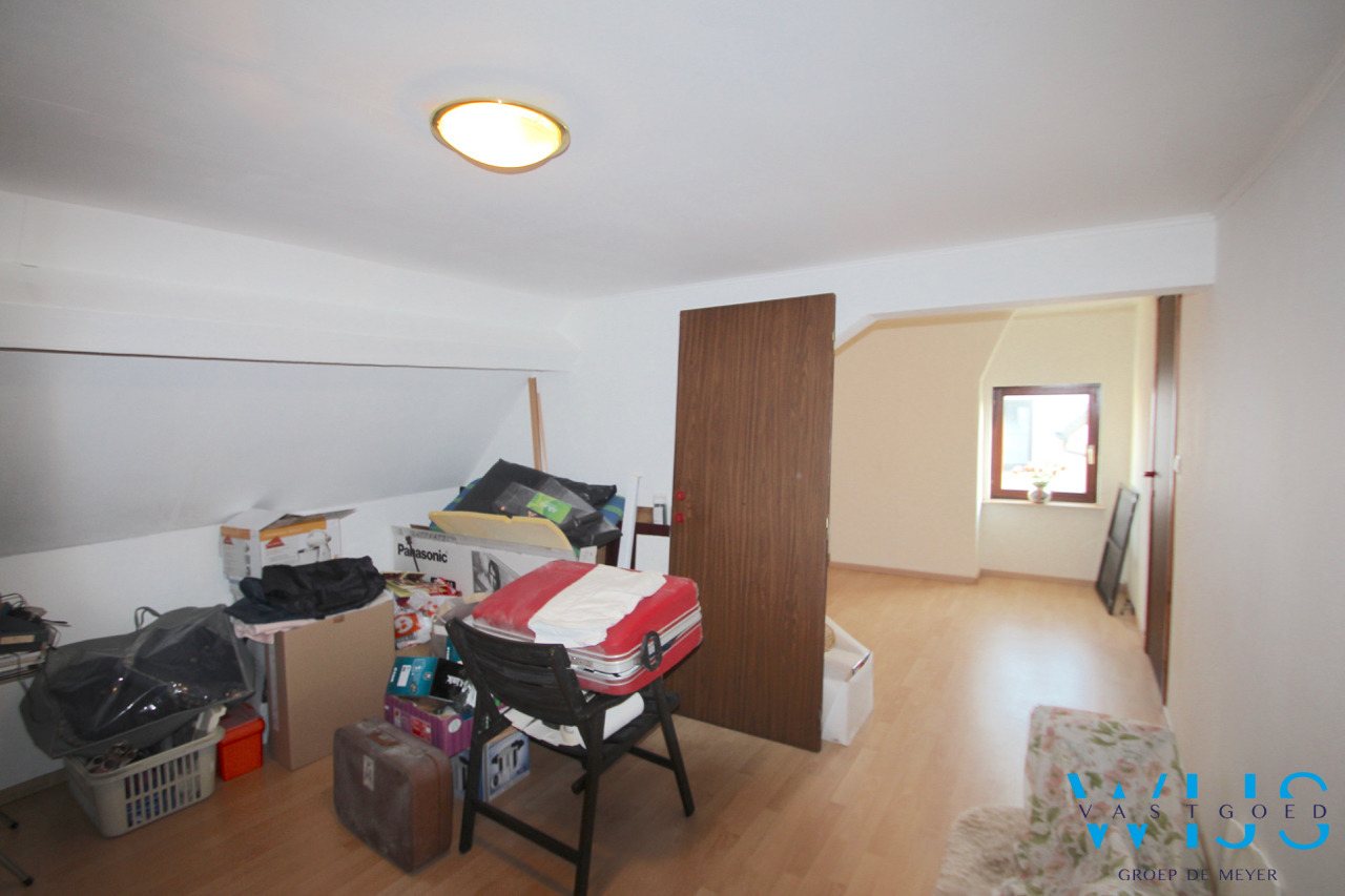 Zeer ruim woonhuis op een ideaal perceel te ADEGEM ! 