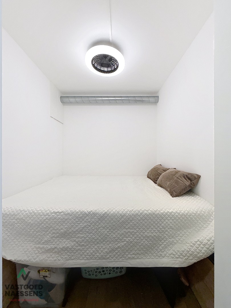 GERENOVEERDE STUDIO MET ZIJDELINGS ZICHT OP ZEE 