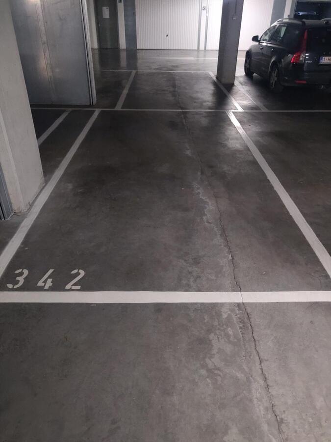 Verhuurd parkeerplaats - Roeselare