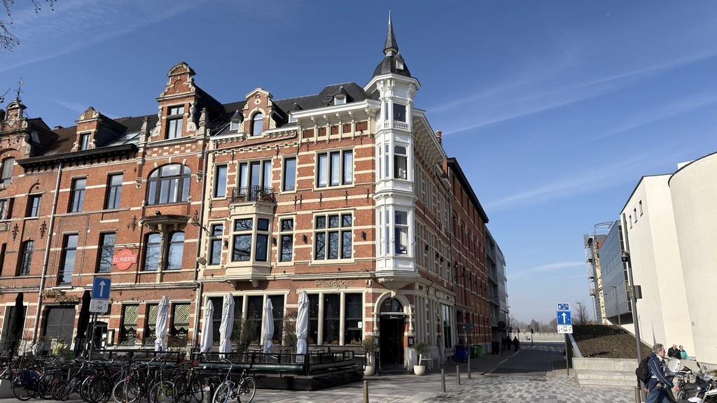 Gerenoveerde kantoren te huur aan 't Zuid in Antwerpen