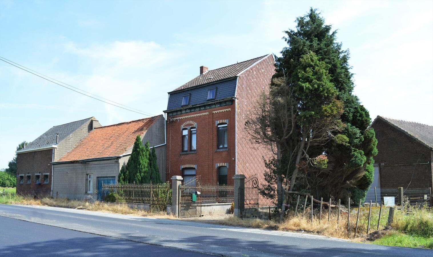 Herenhuis met stallingen op 2.726m² te Lessen (mogelijkheid tot 1ha extra weiland) 