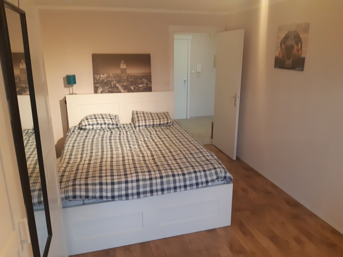 Ruim en lichtrijk appartement - centrum Gavere. 