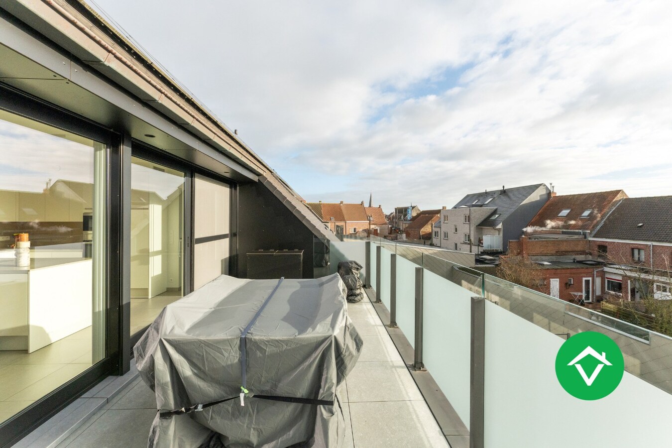 Instapklaar appartement met 2 slaapkamers en volledig ingerichte zolder te Koekelare 