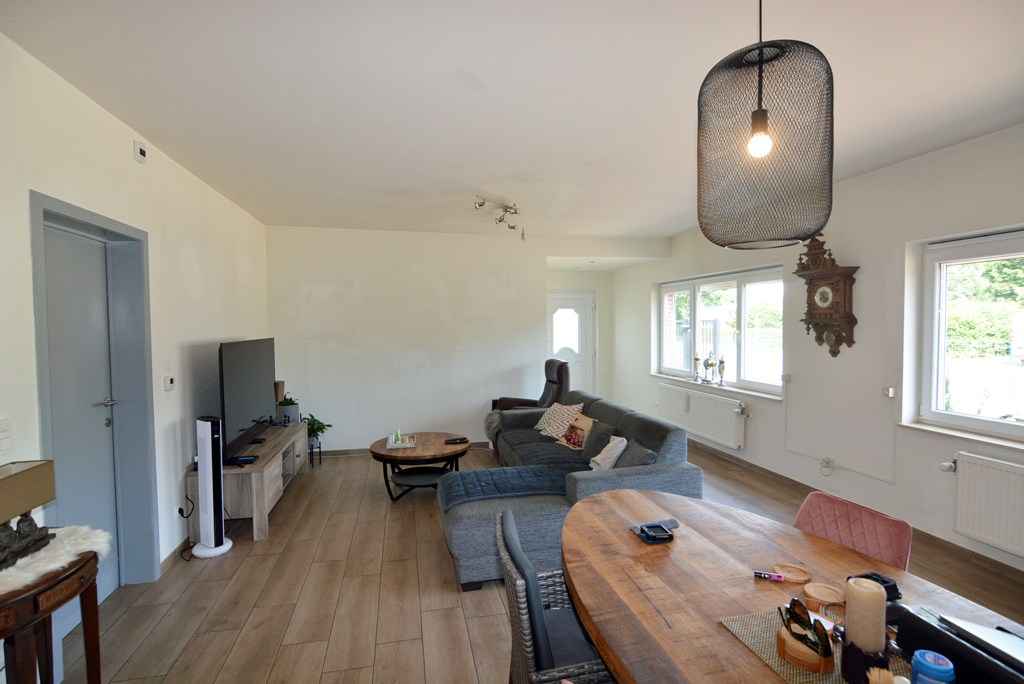 Gelijkvloers appartement met 3 slpks, veranda, tuin en garage 