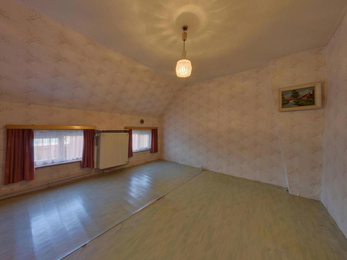 Ruime rijwoning in het gezellige Stalhille 