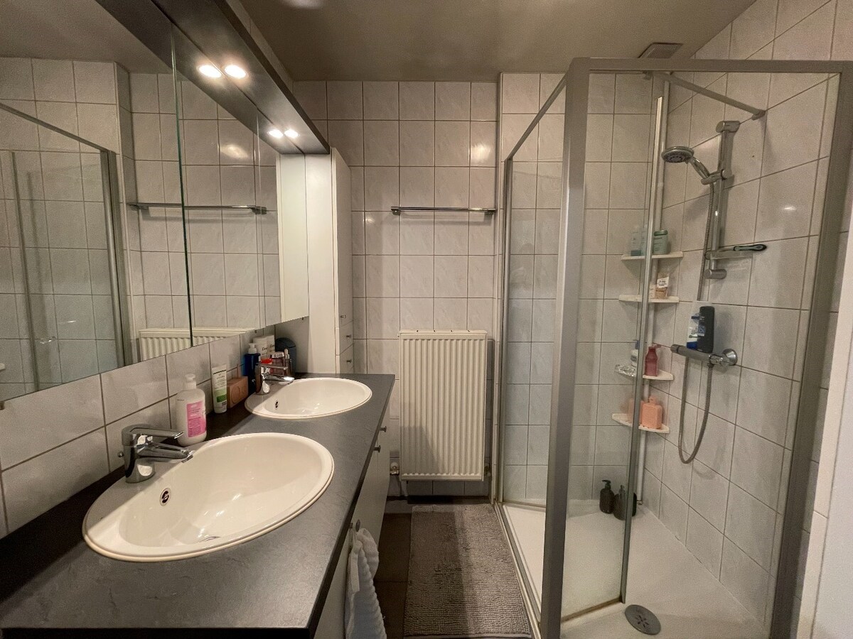 Gezellig appartement, centraal gelegen te Kuringen. 