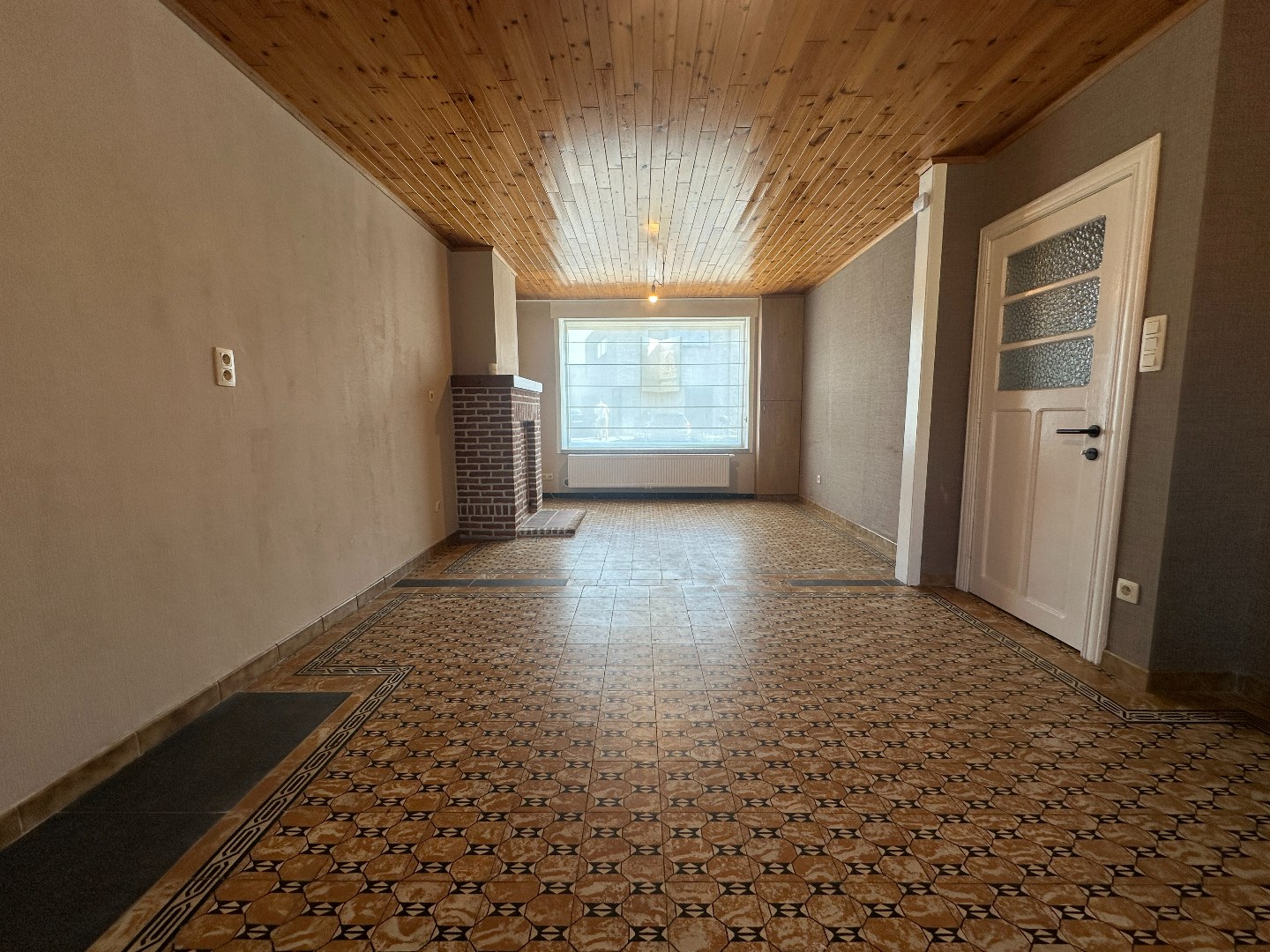 Instapklare woning met 2 slpk, garage en tuin, Aartrijke. 