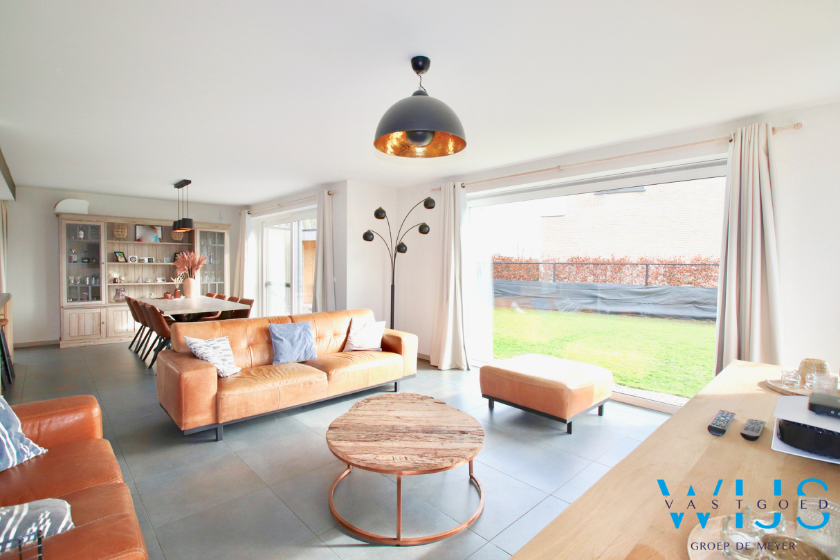 Recente ALLEENSTAANDE woning in hartje KLUIZEN 