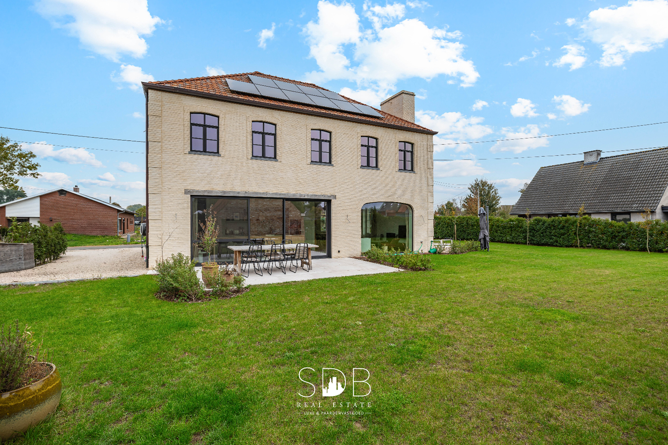 Landelijke villa met gezinstuin op 852m² 