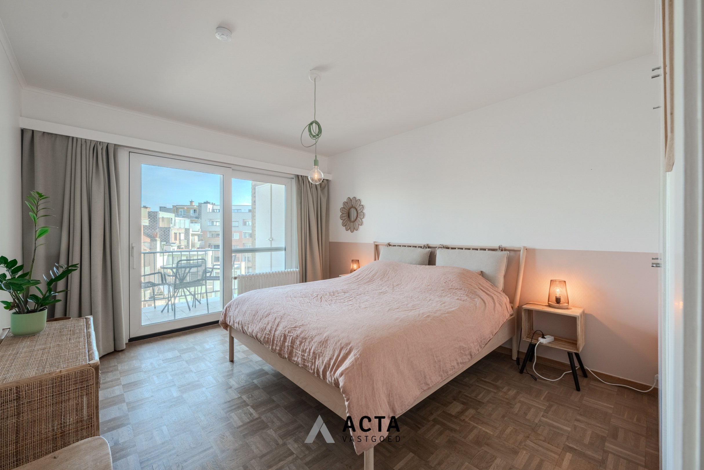 Instapklaar appartement met 2 terrassen in het centrum 