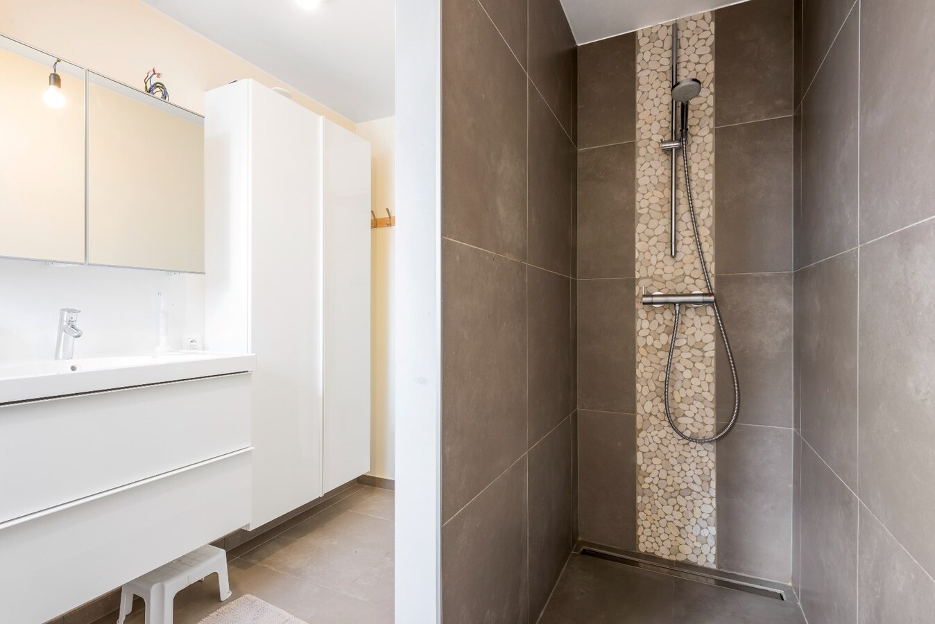 Ruime woning met 3 slaapkamers in het centrum van Keiem. 