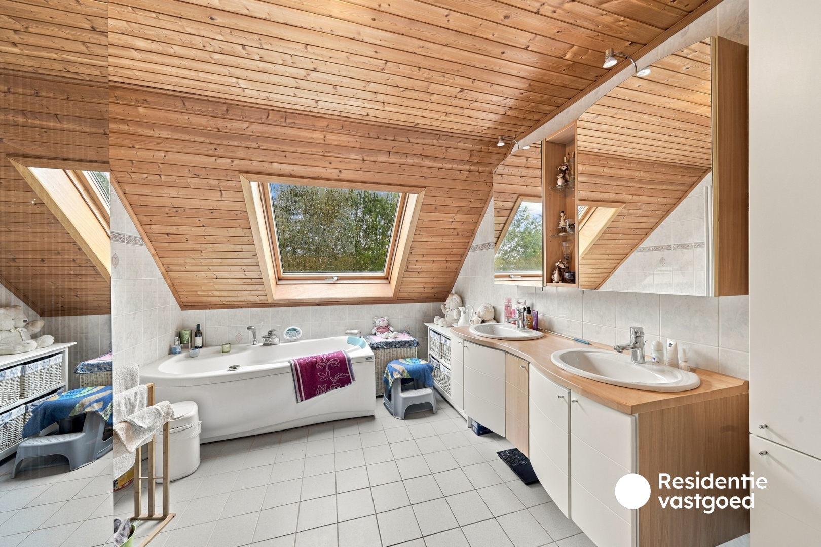 Wonen in het groen - Halfopen recente woning in Zandvoorde. 