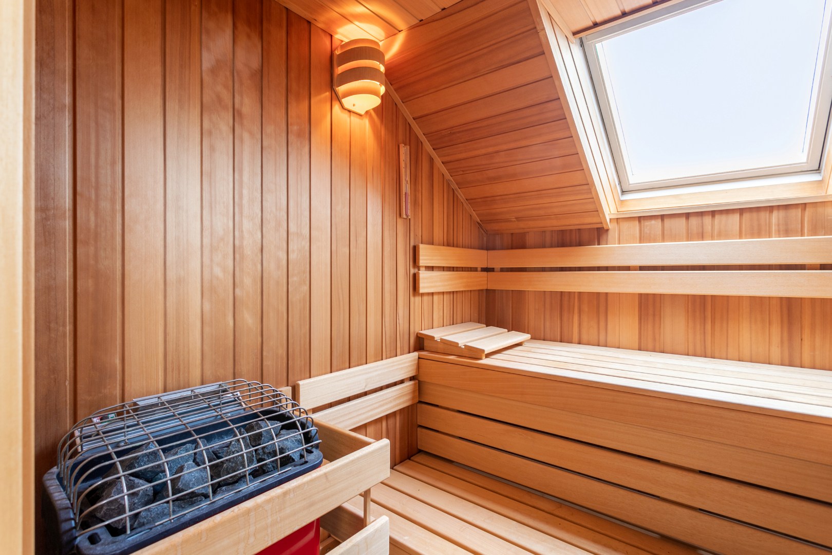 Instapklare villa te Heikruis, 4 slpks, bureau, dubbele garage en ruime tuin 