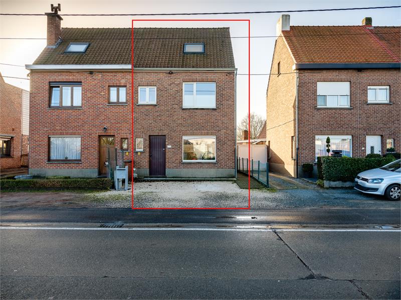 Instapklare, ruime half-open bebouwing in groene residentiële wijk te Evergem 