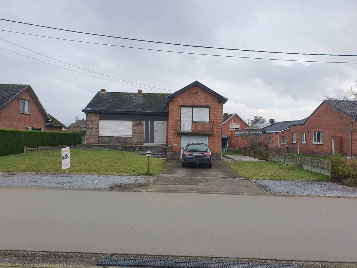 Te renoveren, zeer rustig gelegen open bebouwing 