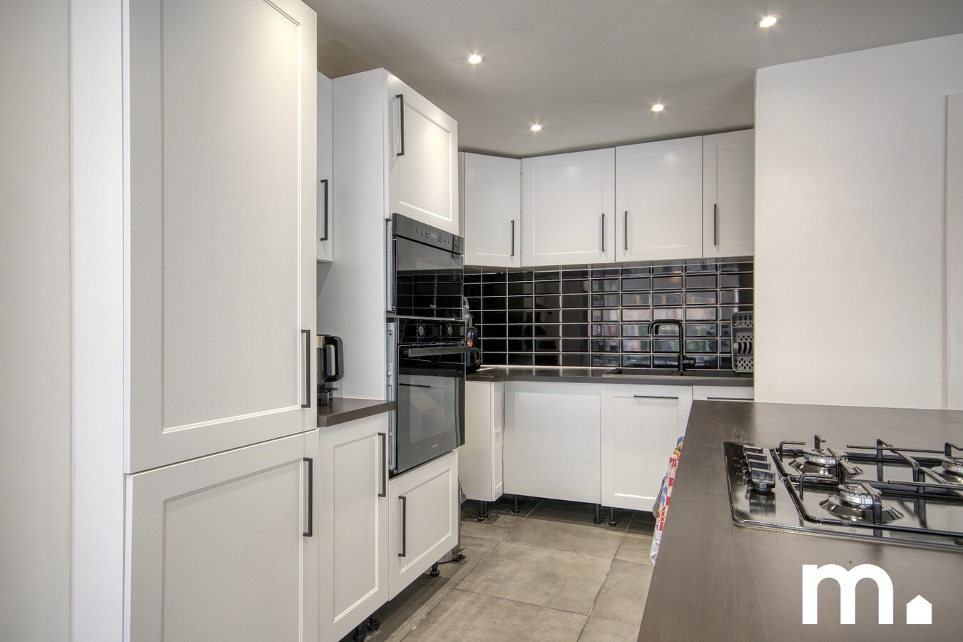 Ruim Instapklaar appartement met 3 slaapkamers ! 