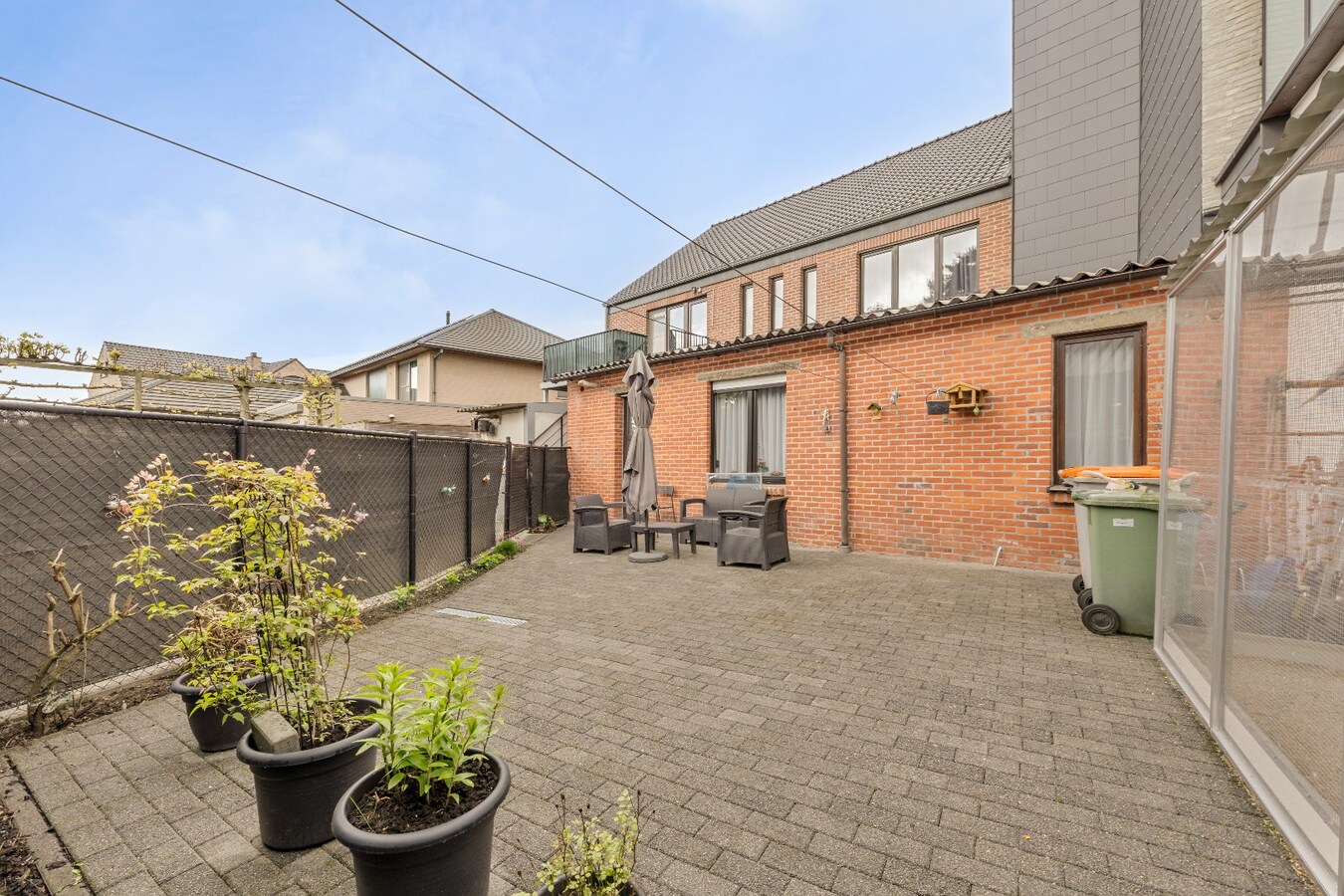 Opbrengsteigendom met vier eenheden 