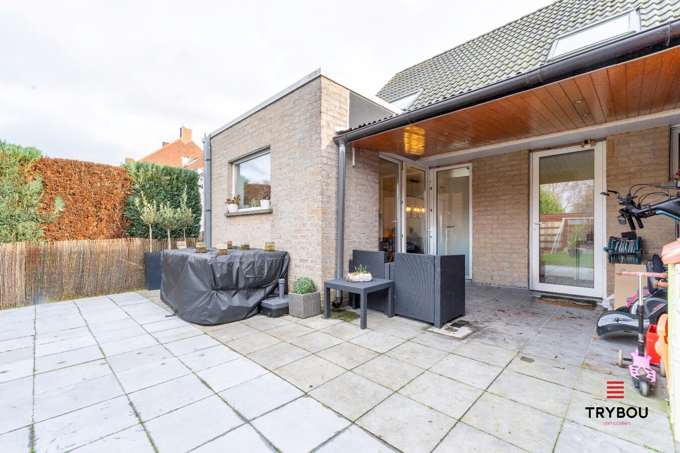Instapklare woning met 3 slaapkamers, garage en tuin 