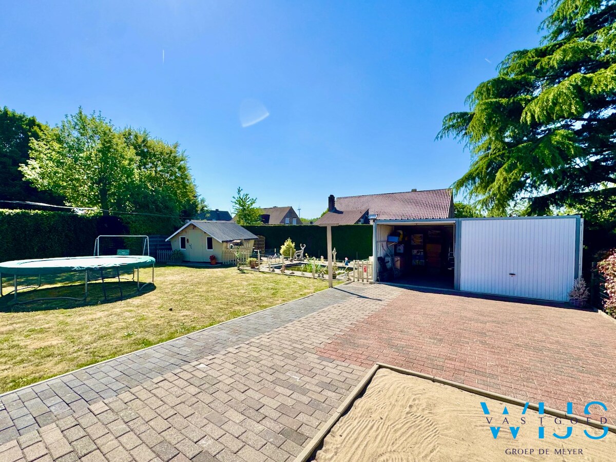 Woonhuis op 1000m² in hartje Ertvelde ! 