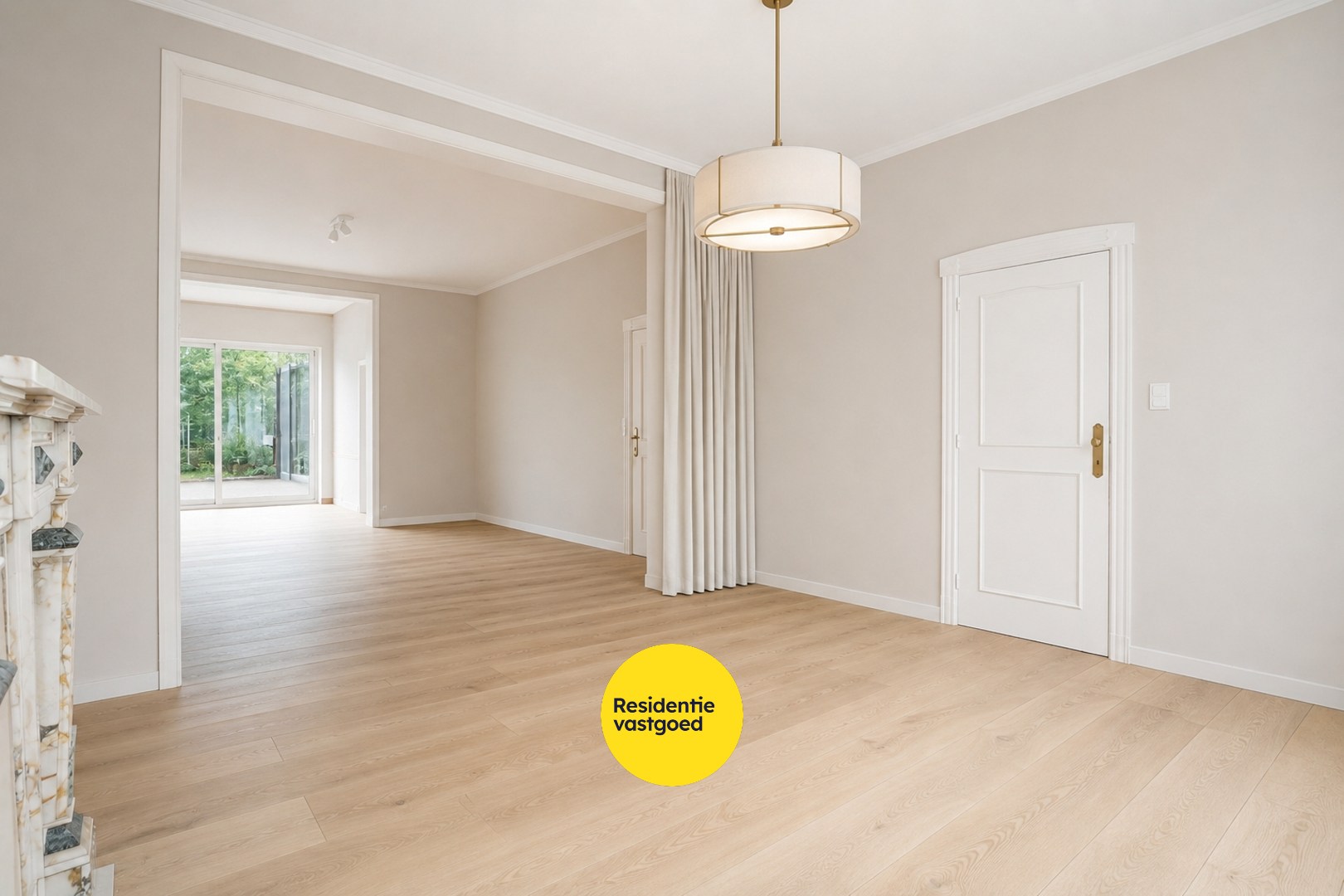 Te renoveren woning met veel op potentieel op topligging. 