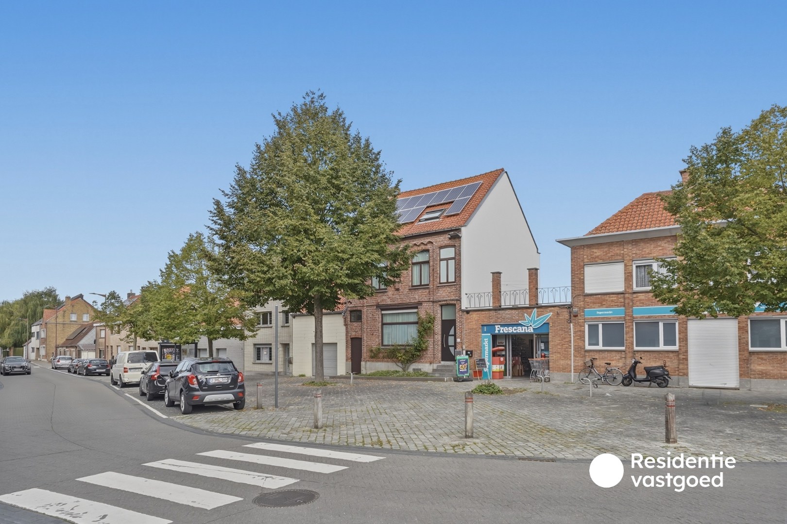 Ruime gezinswoning met 4 slaapkamers, tuin en zonnepanelen in Zandvoorde 