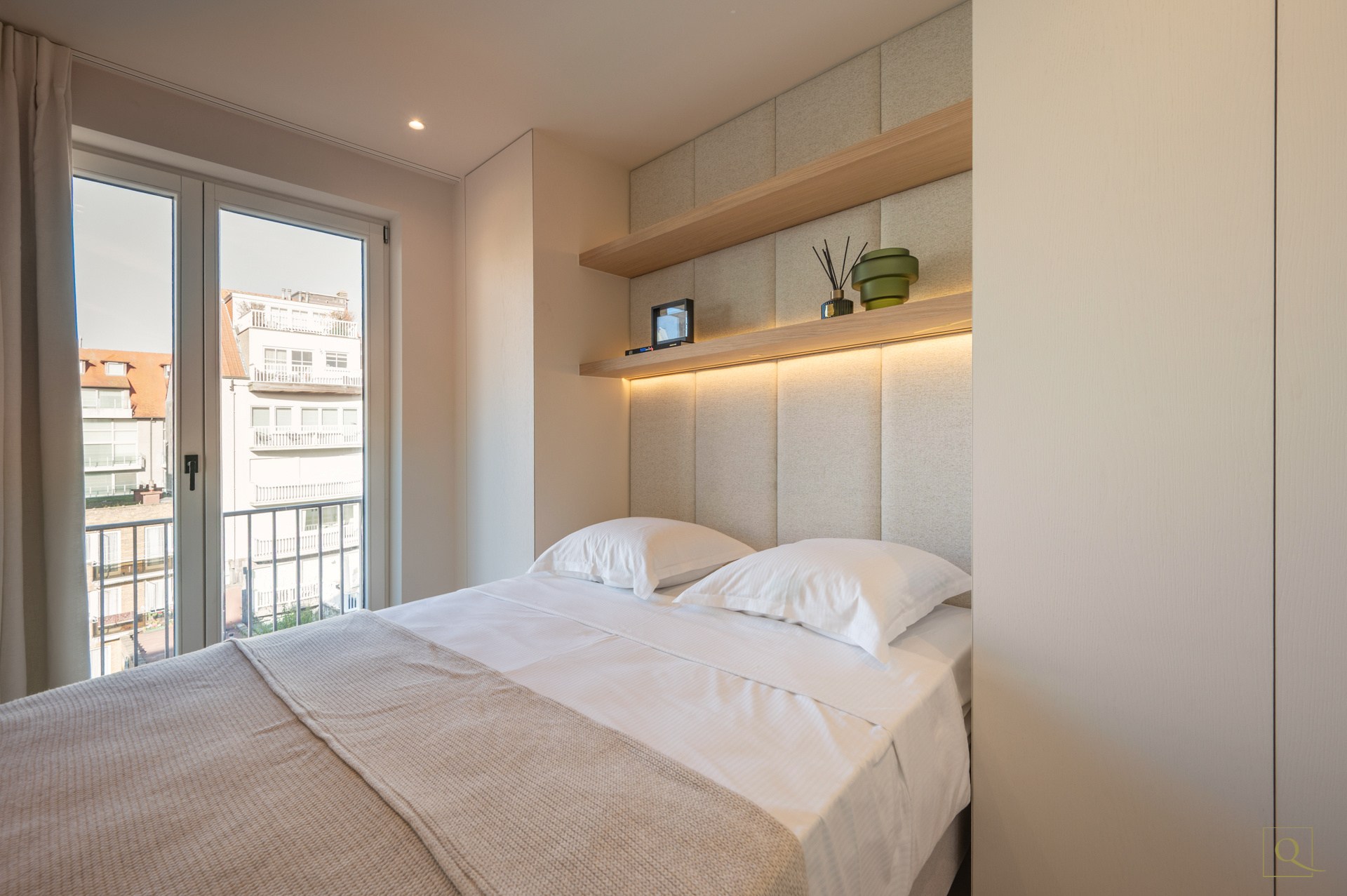 Prachtig gerenoveerd 3-SLPK-appartement nabij de Zeedijk 