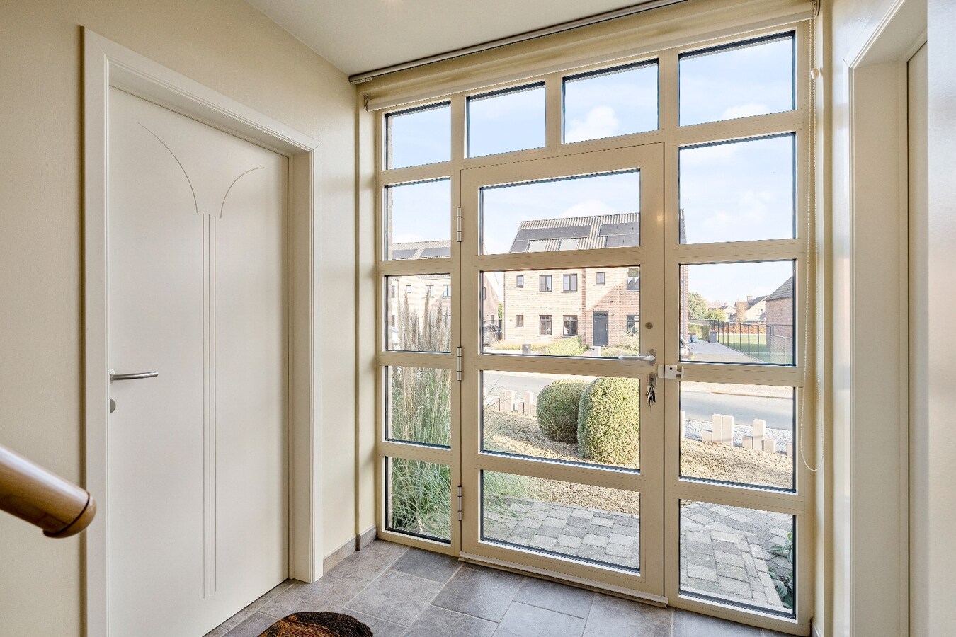 Duurzame, veelzijdige woning met karakter, energiezuinig comfort én prachtige tuin, op toplocatie. 