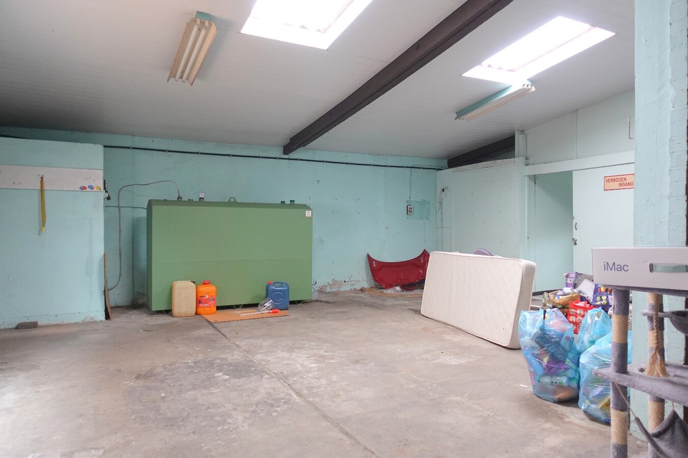 Ruime woning met opslagruimte 