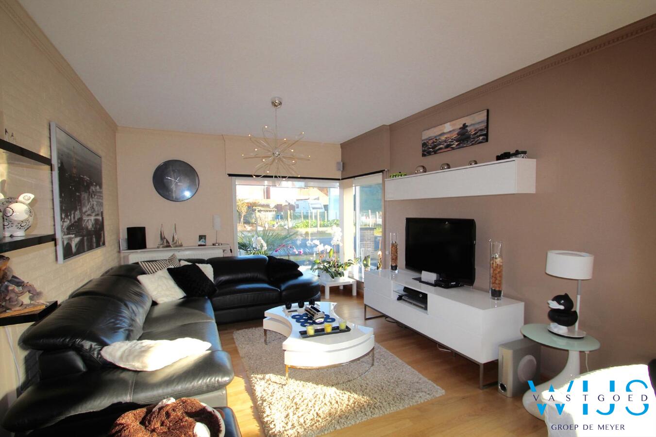 Instapklare gezellige woning met mooie tuin ! 