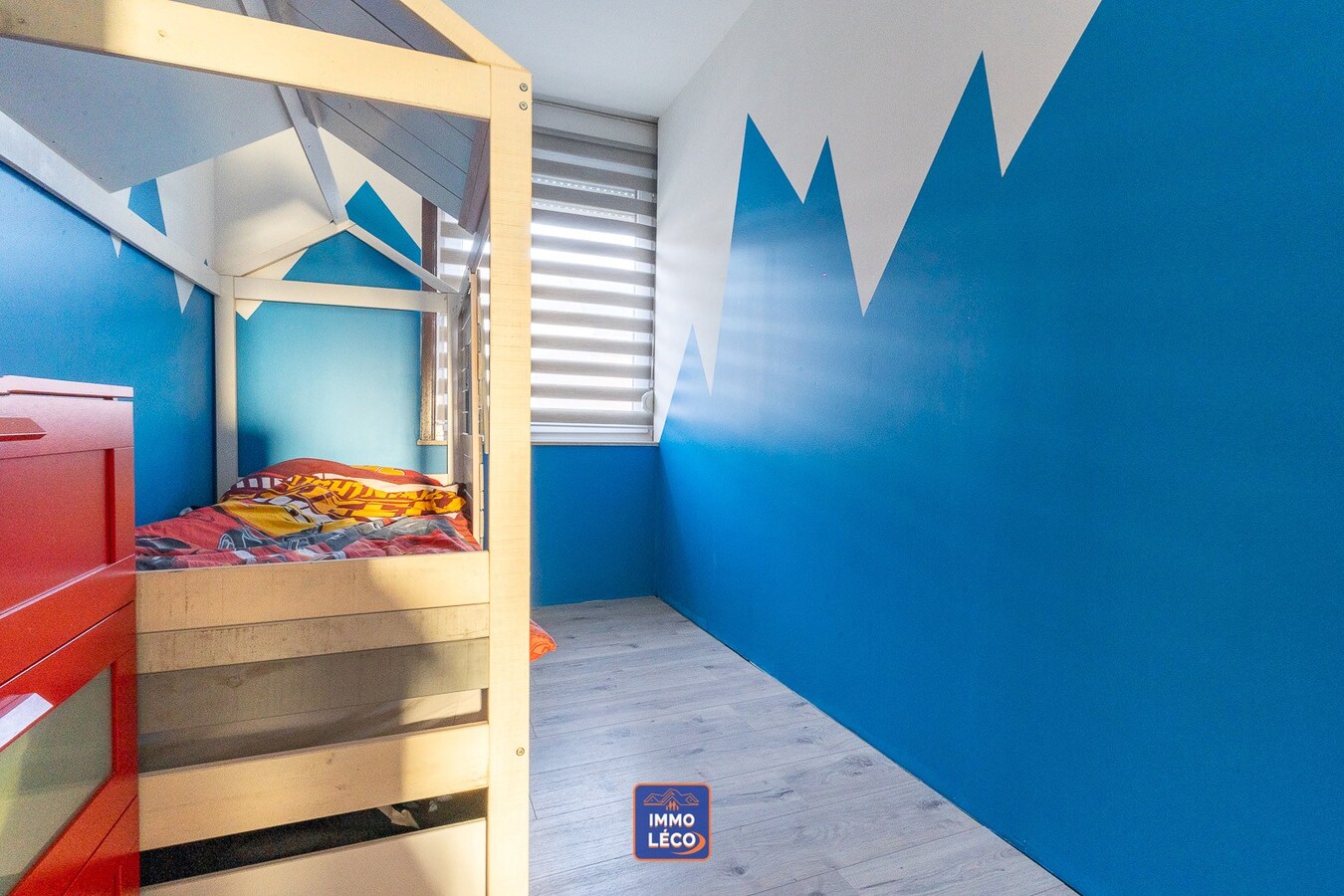 Maison entièrement rénovée en 2021 avec jardin de +/- 130m²  "SUD-EST" ! 