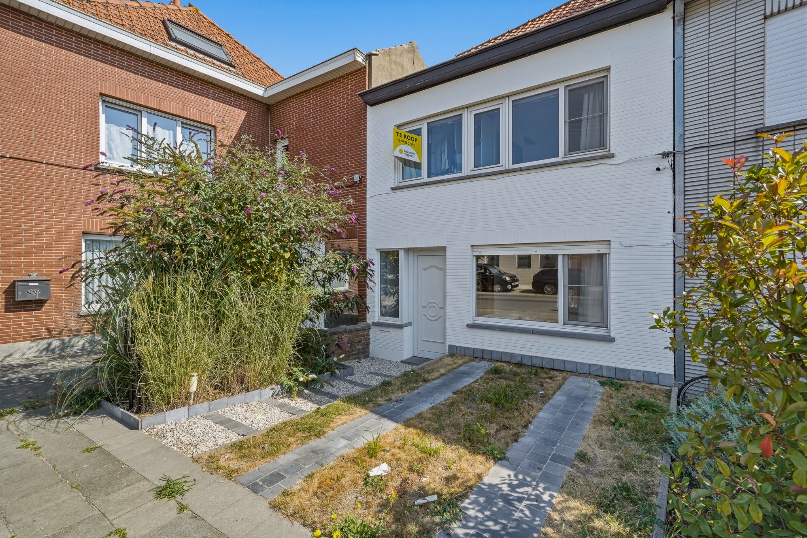 Te renoveren woning met ruime tuin in Bredene 