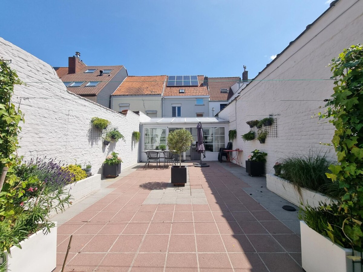 Mooie, karaktervolle &amp; centraal gelegen gezinswoning te Heist 