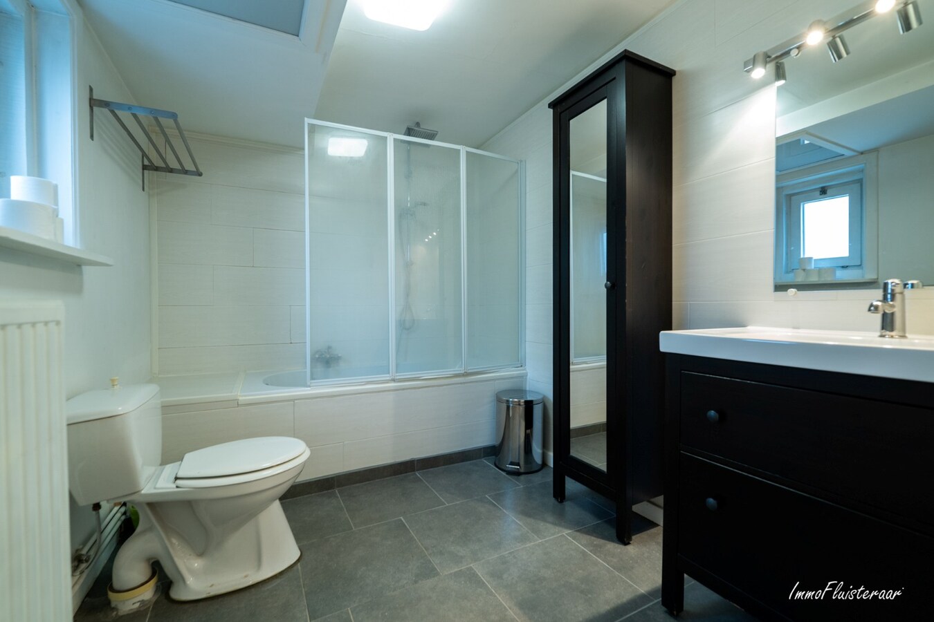 Karakteristieke woning met charmante chalet en paardenfaciliteiten op ca. 9.604 m² te Geel 