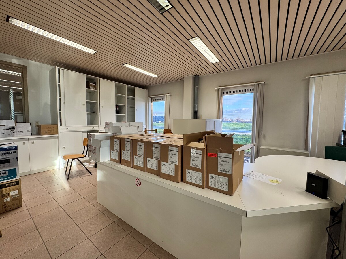 Loods met burelen te huur te Koekelare 