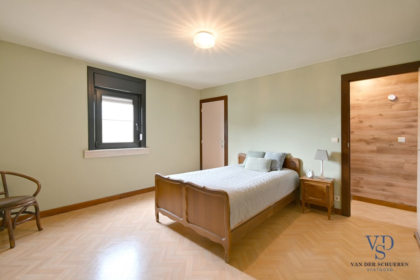 Degelijke rijwoning. 