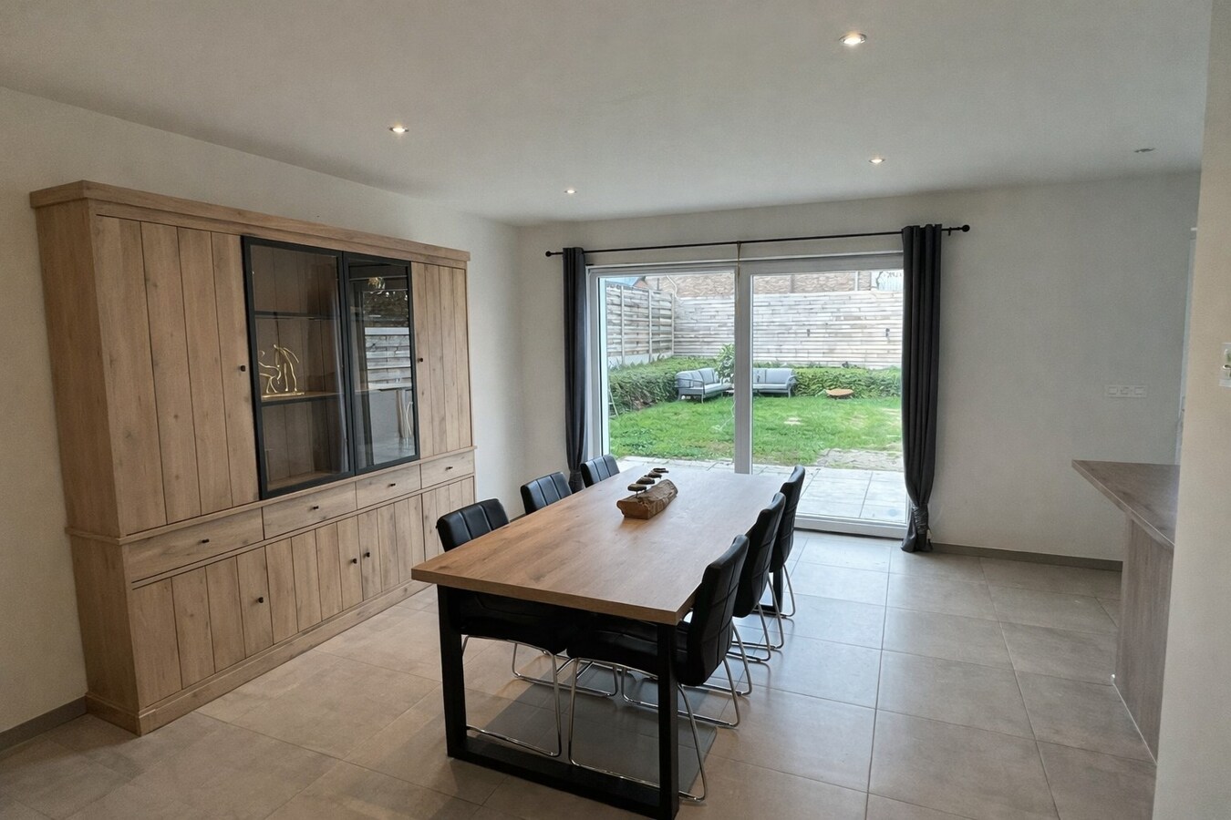 Recente woning in pastorijstijl op een rustige, groene locatie VERKOCHT ONDER REGISTRATIERECHTEN 