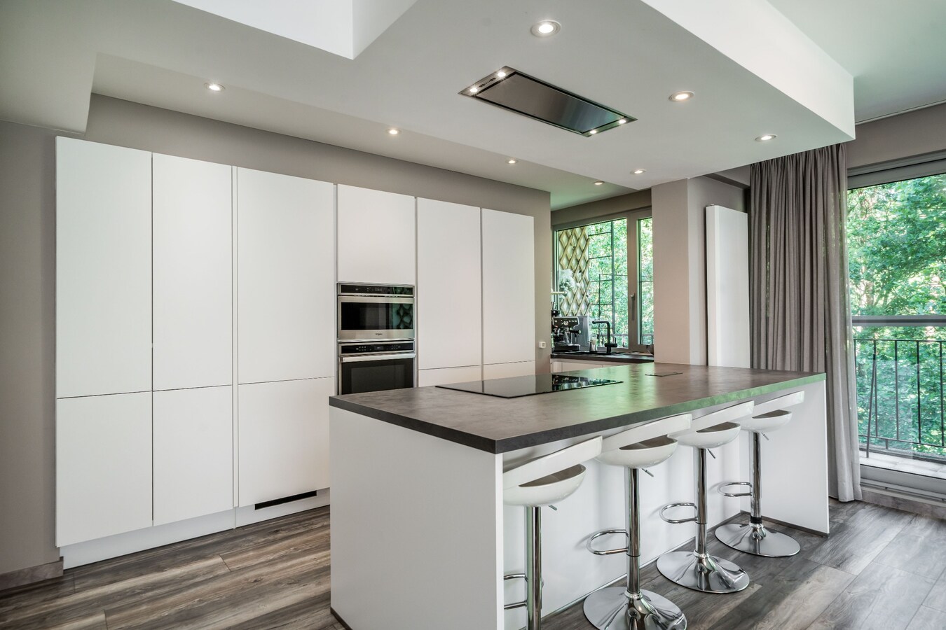 Ruim appartement (125 m²) met 3 grote slaapkamers. Centrum Genk! 