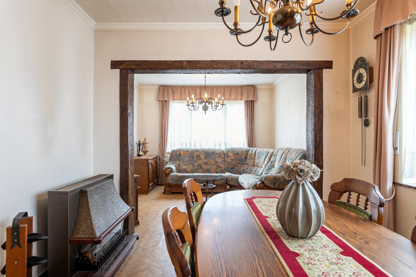 Te renoveren woning met 3 slpk te Lembeek 