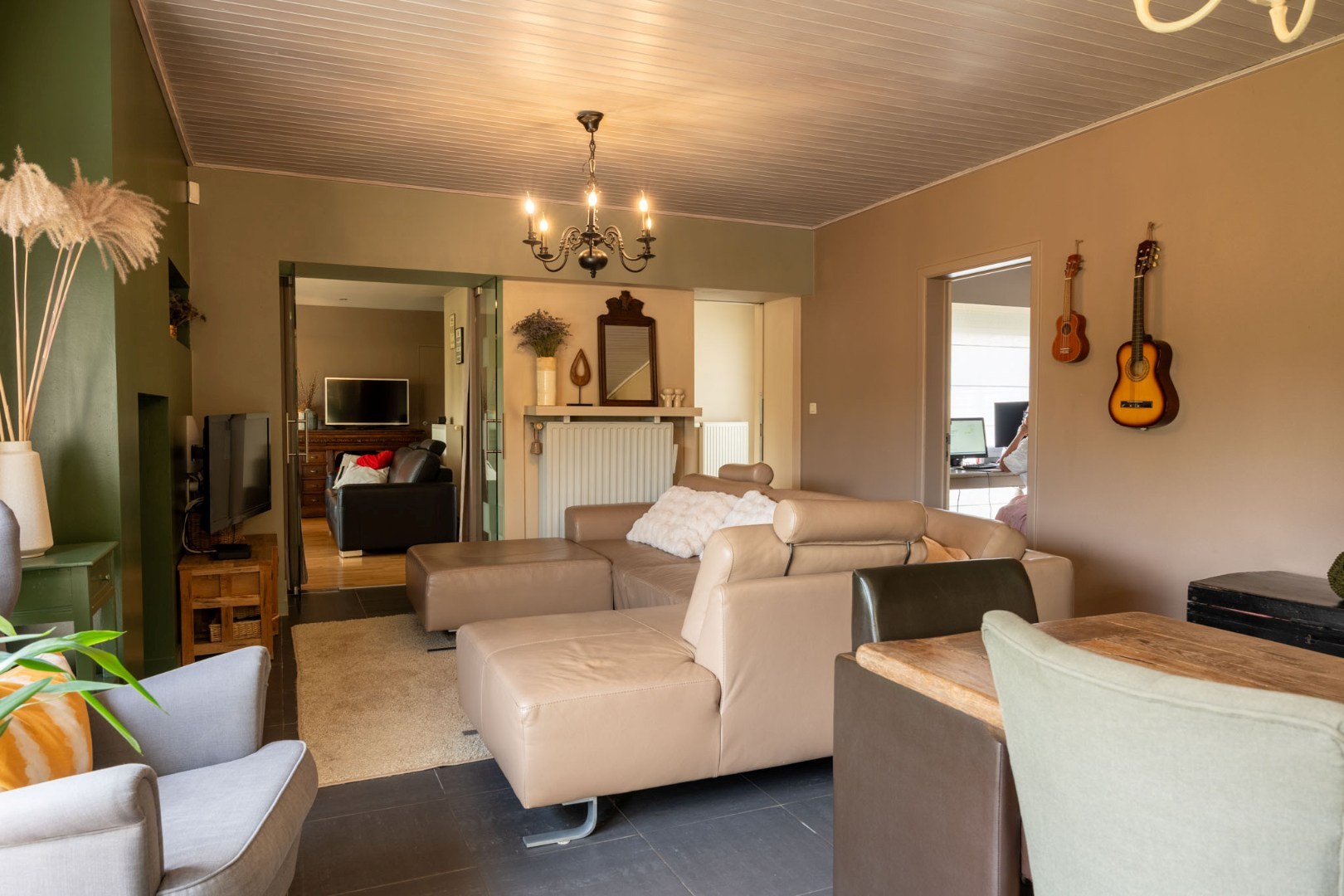 Rustig gelegen, alleenstaande woning met mooie tuin op 1.195 m² 
