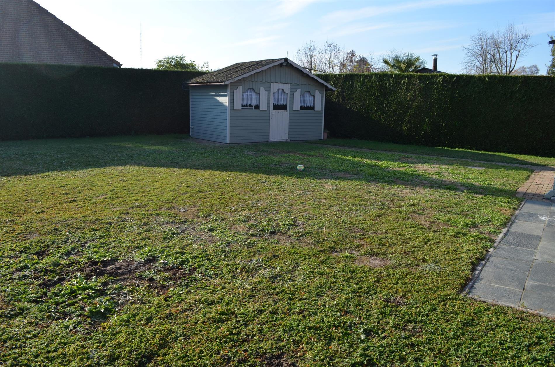 Rustieke woning met 3 slpks en tuin in rustige wijk te Eeklo 