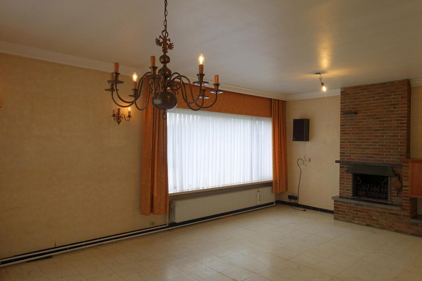 Ruime half-open woning 