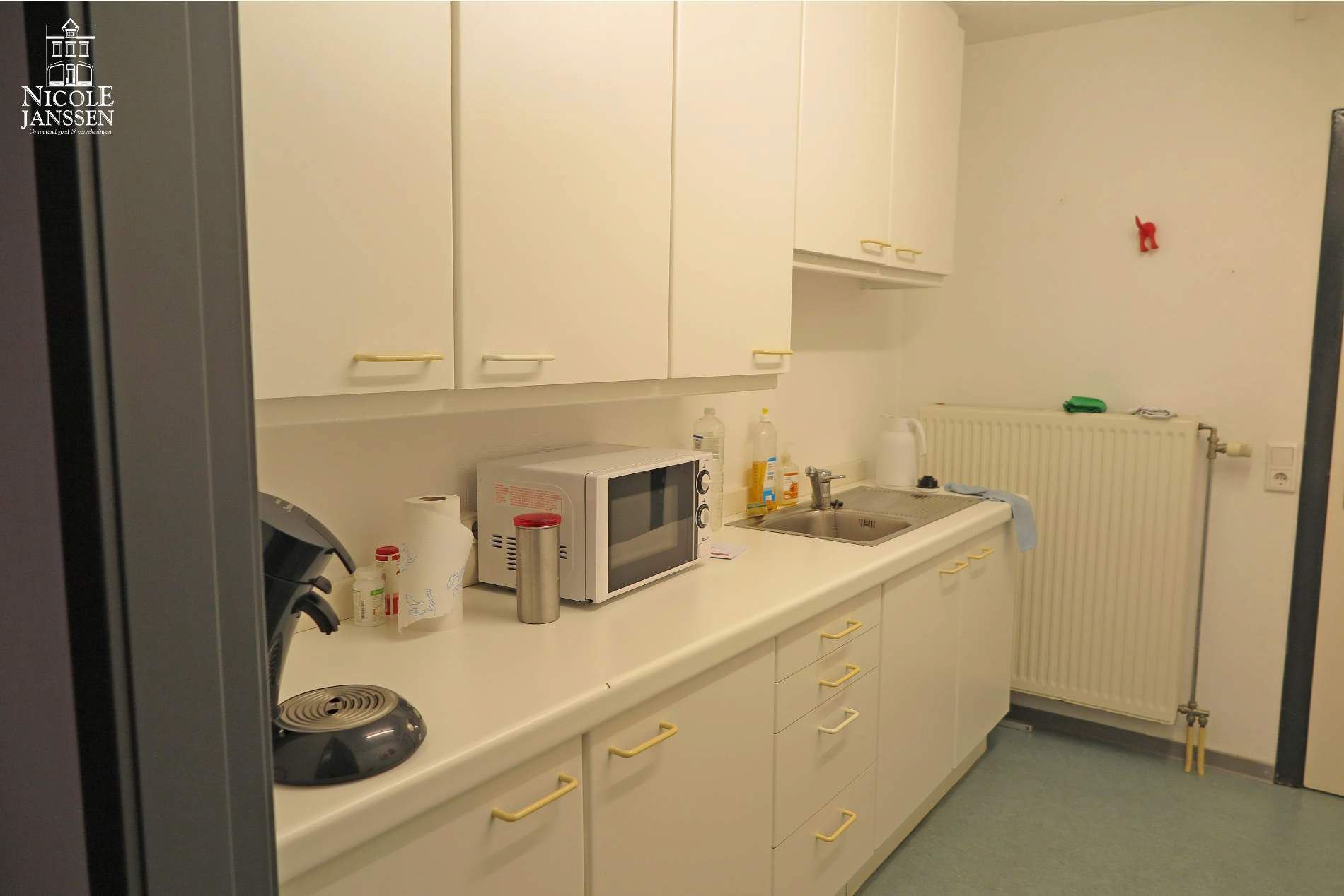 Verzorgd gelijkvloers handelspand 