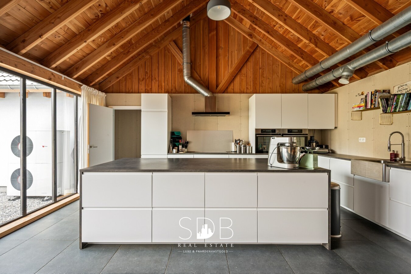 Wonen in Harmonie met de Natuur: Uw Exclusieve Landhuis op 1,5 Ha te Wachtebeke 