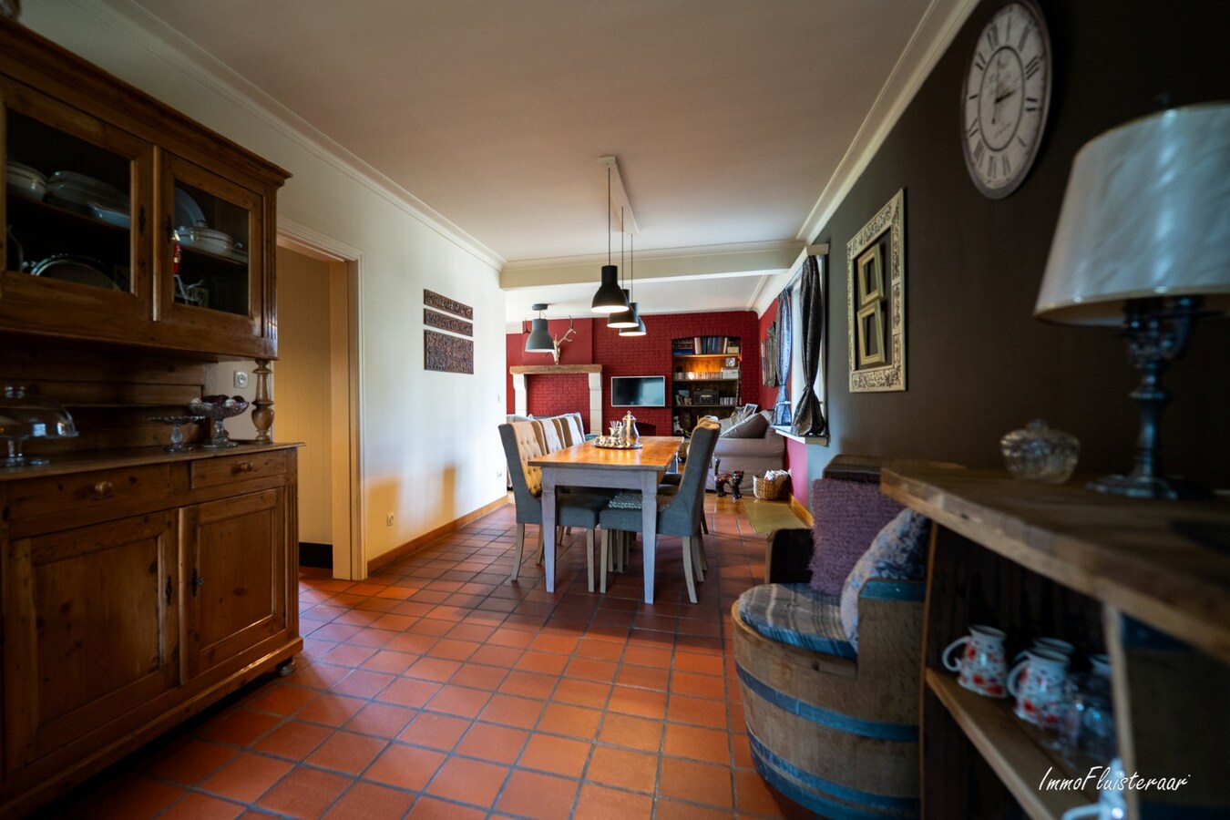 Karakteristieke woning met charmante chalet en paardenfaciliteiten op ca. 9.604 m² te Geel 