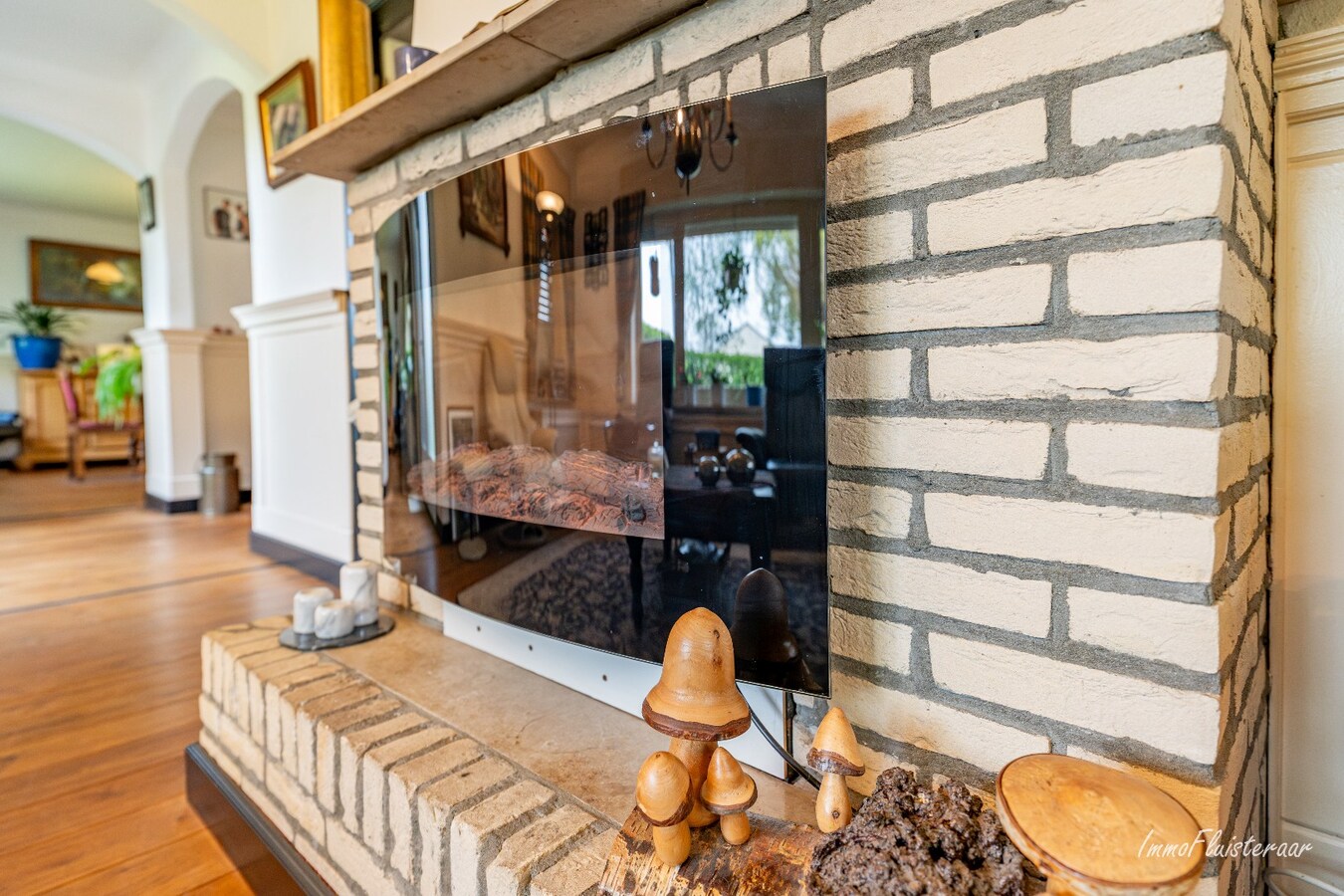 Woning met stalgebouwen en buitenpiste op ca. 6ha te Bocholt 