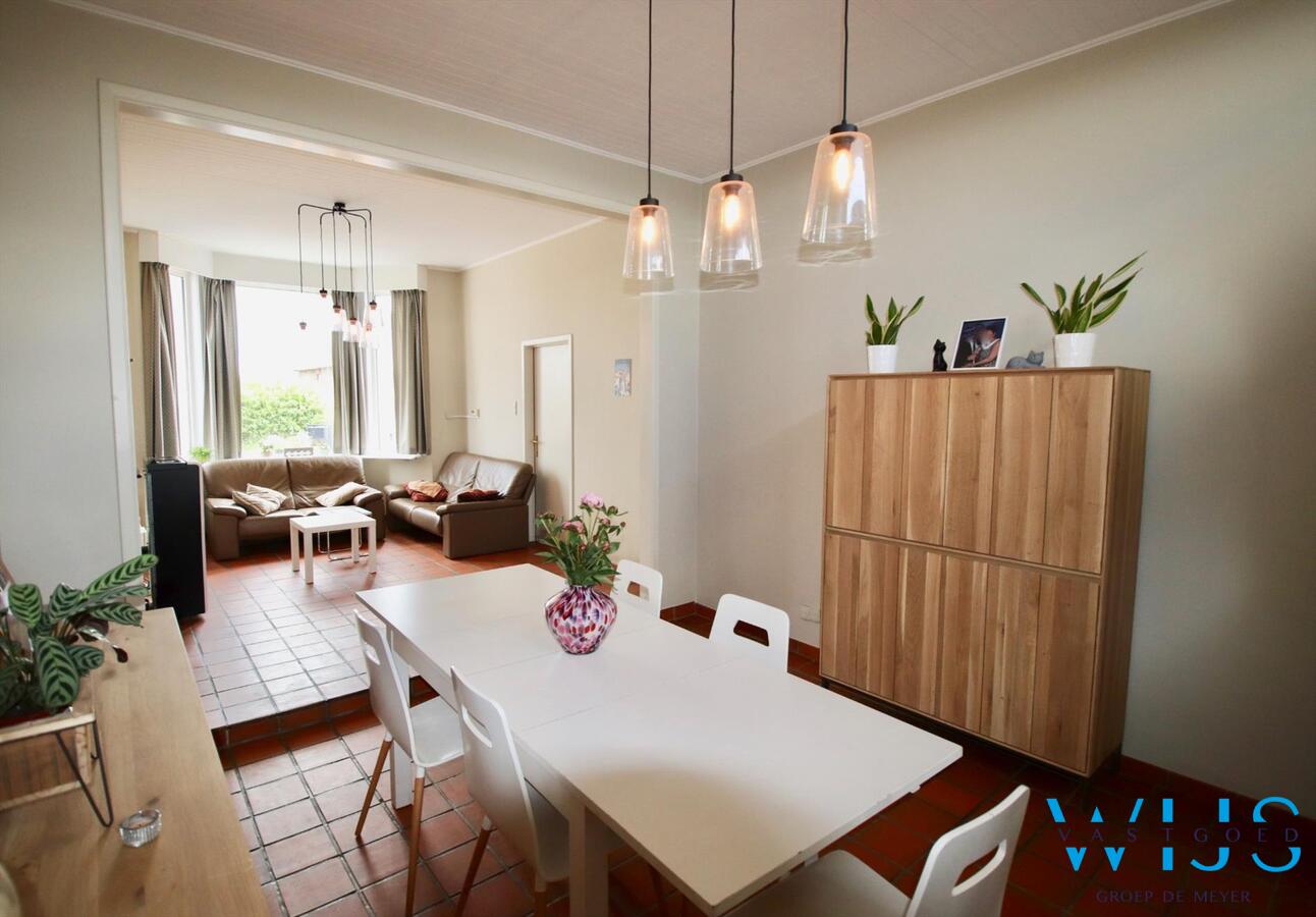 Leuke gezinswoning met 4 slaapkamers + tuin en garage te Zelzate! 