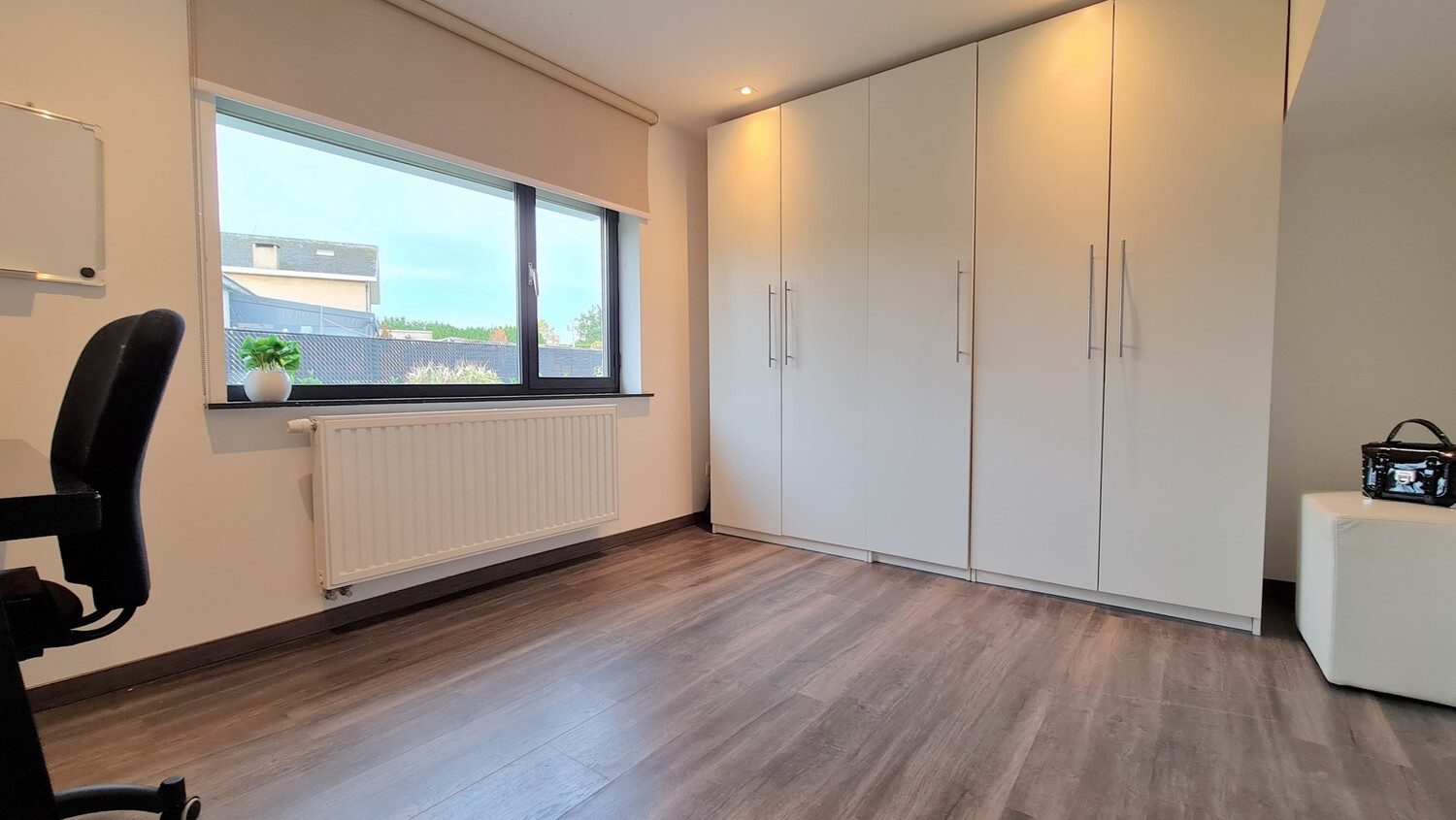 Bungalow met zongerichte tuin op perceel van 1350 m² 