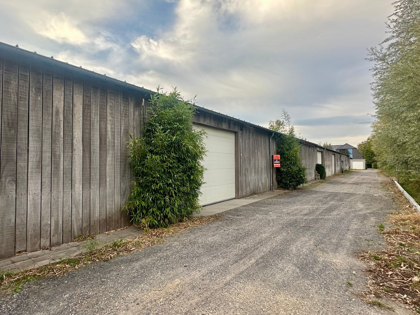 Droge en veilige opslagplaats op gunstige locatie 