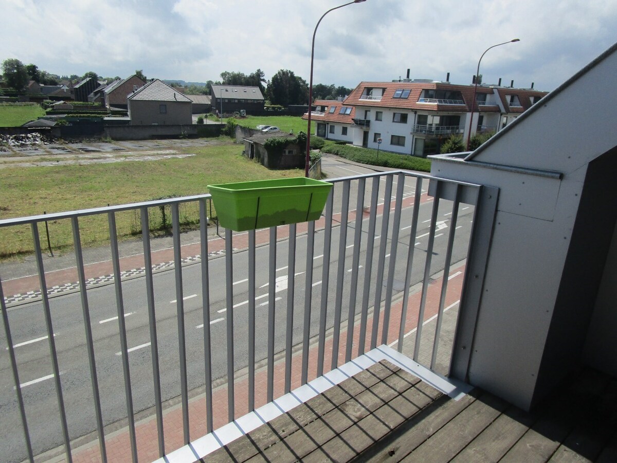 LUXUEUS 3-SLPK-APPARTEMENT  (zonder vaste kosten!). 